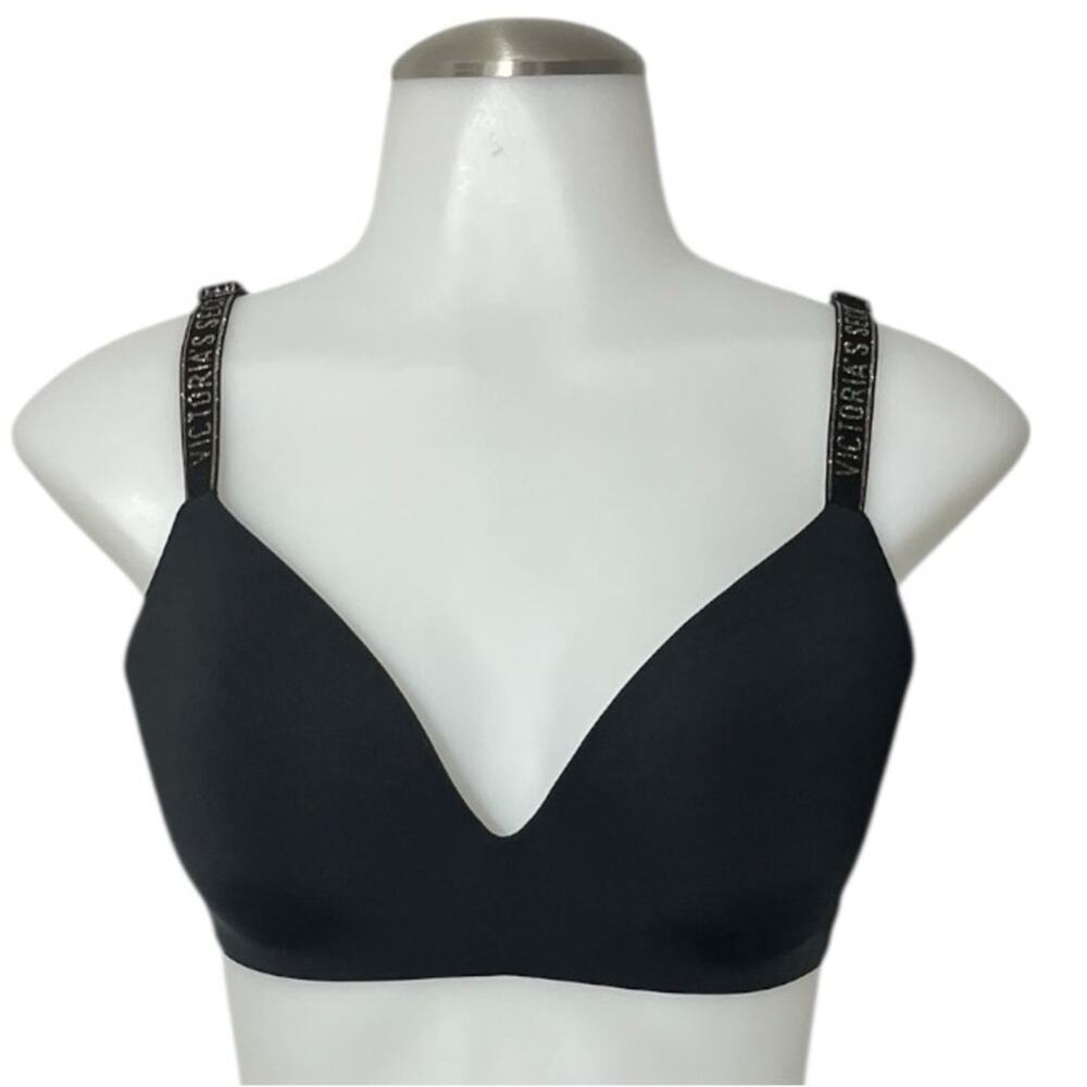 34D Victoria Secret t-shirt bra lightly lined wireless bra logo straps black